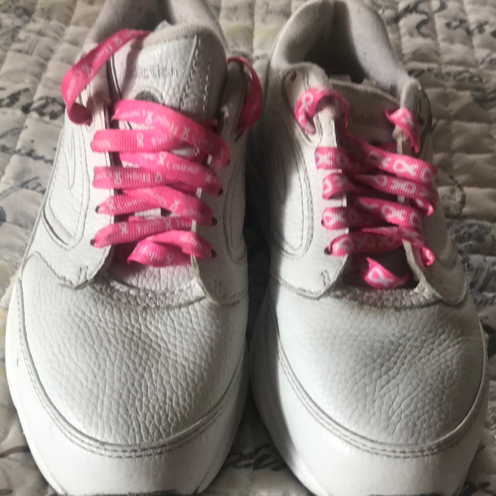 Tennis shoes New Brooks size 71/2